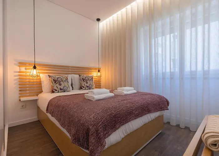 New Apartment By The Metro