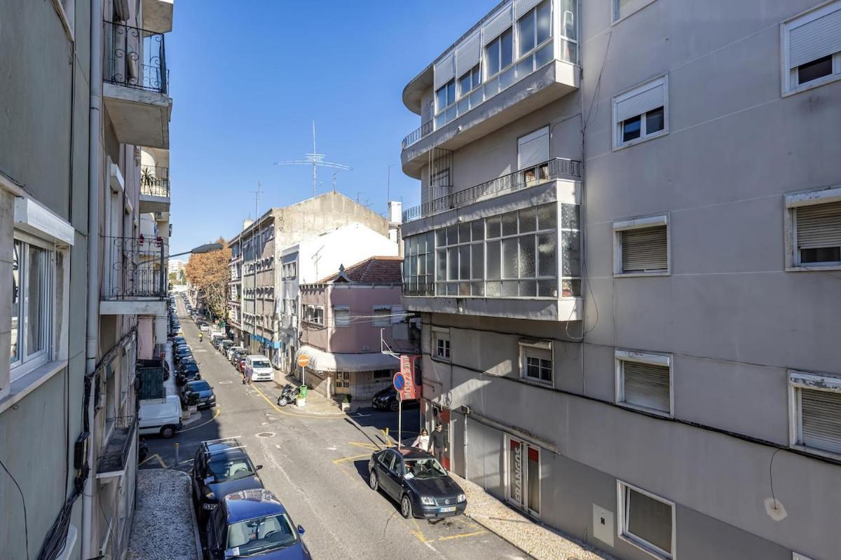 Apartment New By The Metro *
