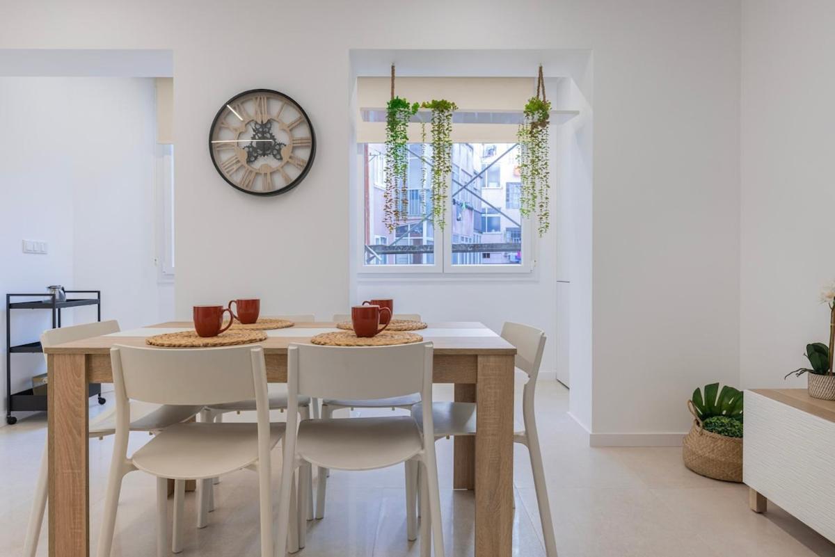 New By The Metro Apartment Lisbon