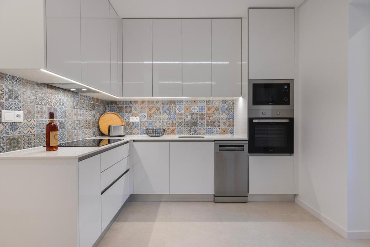 New By The Metro Apartamento *